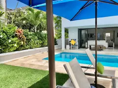Modern Style White Bungalow With Pool On Terrace In Barbados