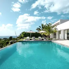 SWIMMING POOL Pool On Verandah Of Modern Villa