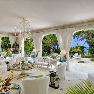 Luxury Caribbean colonial style, ocean side living room