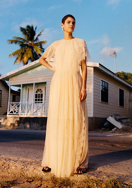 Caribbean chattelhouse location for net-a-porter photo production Spring/Summer
  